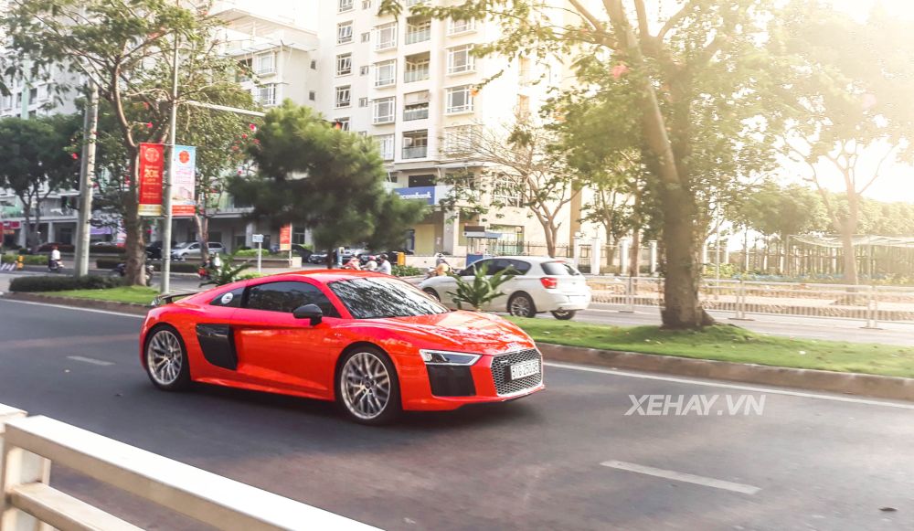 TP.HCM: Audi A8 V10 Plus và BMW M2 
