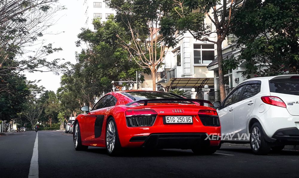 TP.HCM: Audi A8 V10 Plus và BMW M2 