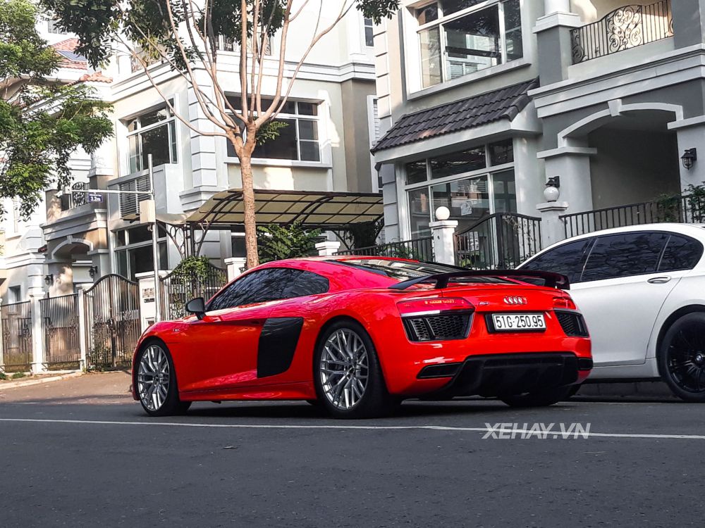 TP.HCM: Audi A8 V10 Plus và BMW M2 