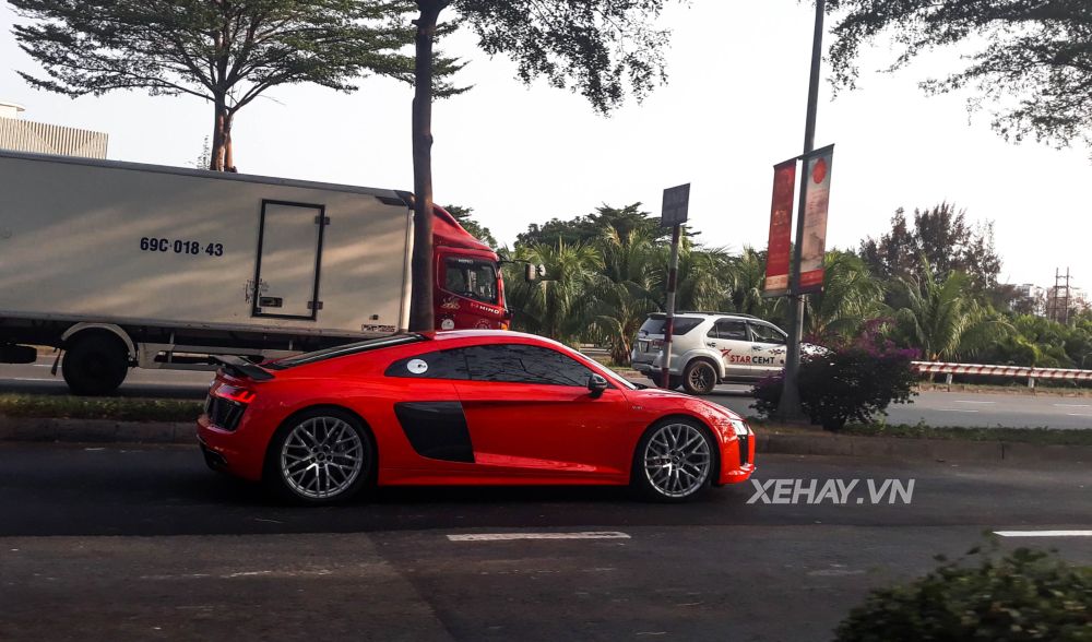 TP.HCM: Audi A8 V10 Plus và BMW M2 