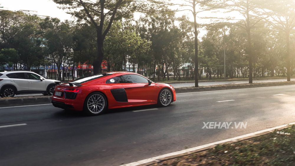 TP.HCM: Audi A8 V10 Plus và BMW M2 