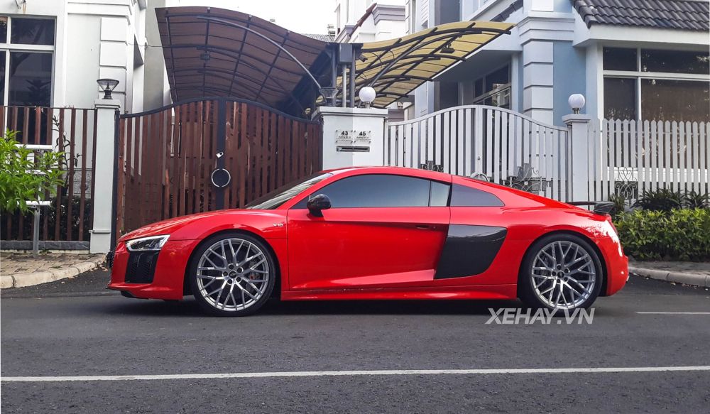 TP.HCM: Audi A8 V10 Plus và BMW M2 