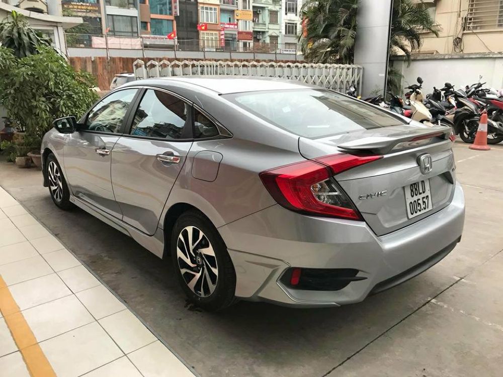 Honda Civic 2018 bản 1.8E và 1.5G về đến đại lý, giá từ 758 triệu đồng
