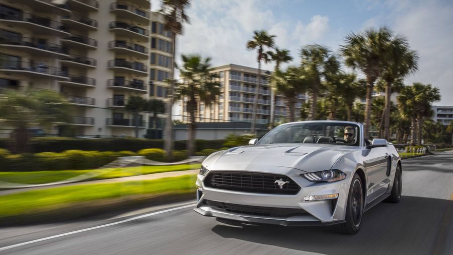 Ford giới thiệu phiên bản mui trần Mustang California Special