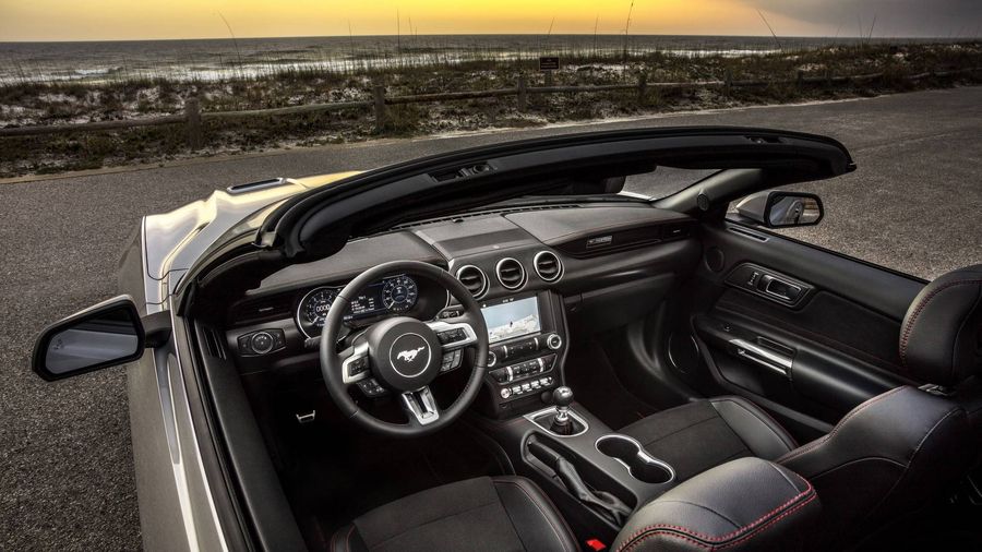 Ford giới thiệu phiên bản mui trần Mustang California Special