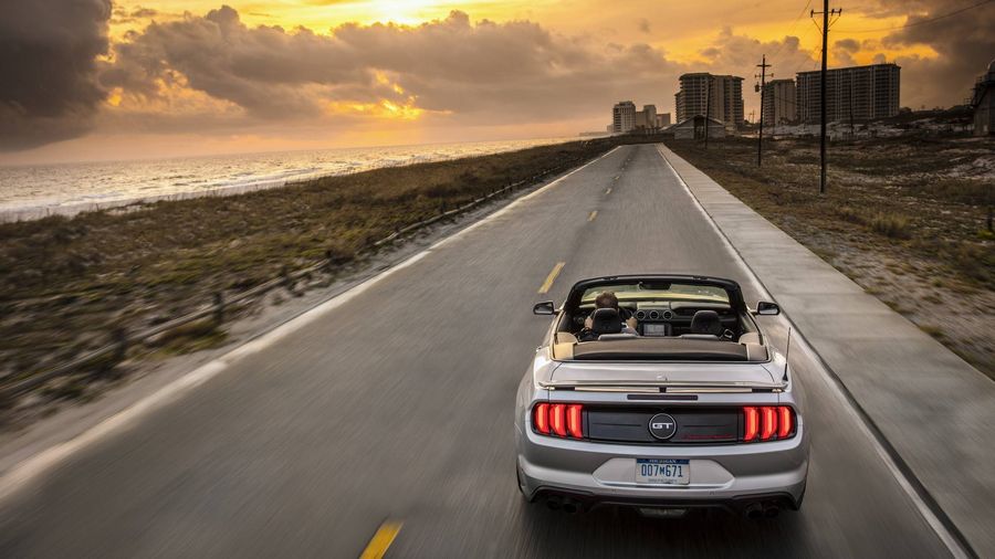 Ford giới thiệu phiên bản mui trần Mustang California Special