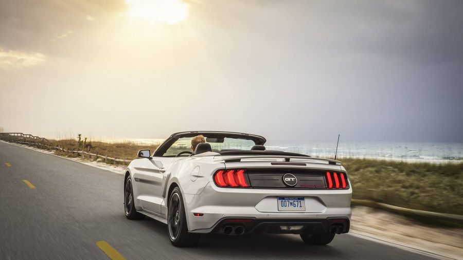 Ford giới thiệu phiên bản mui trần Mustang California Special