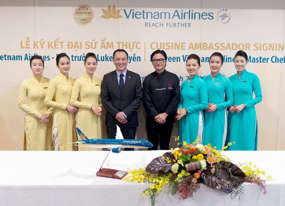 Vietnam Airlines công bố Đại sứ Ẩm thực Toàn cầu Luke Nguyễn, cùng tạo bước tiến nâng tầm ẩm thực Việt