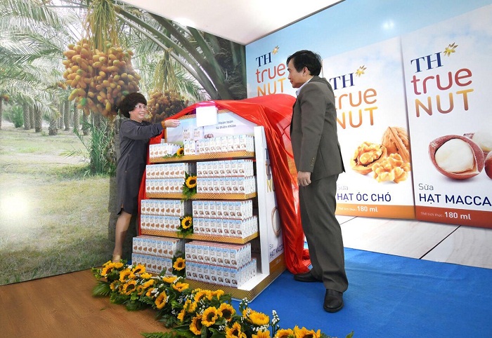 Tập đoàn TH viết thêm kỳ tích khi lần đầu tiên ra mắt sản phẩm sữa hạt đặc biệt tại Việt Nam