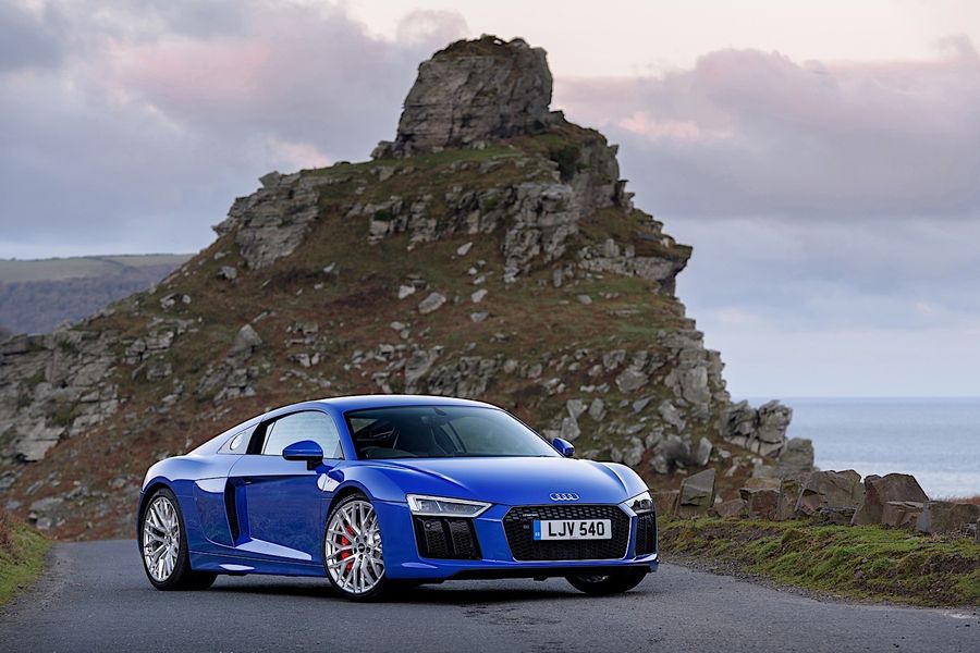 [VIDEO] Xem siêu xe Audi R8 dẫn động cầu sau trổ tài Drift