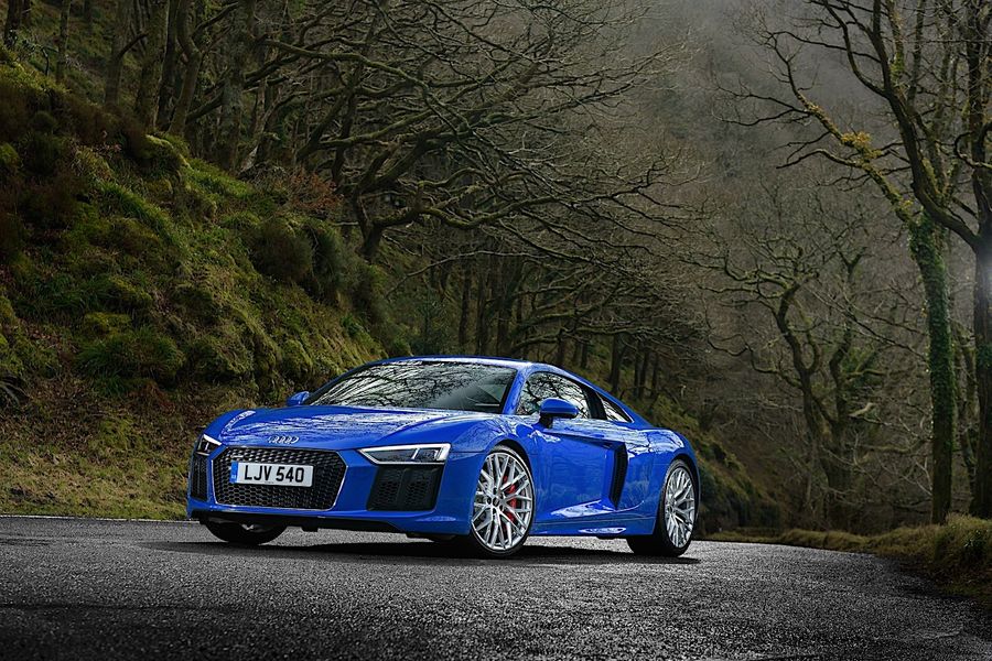 [VIDEO] Xem siêu xe Audi R8 dẫn động cầu sau trổ tài Drift