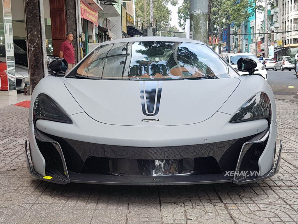 Gặp McLaren 570S độ Vorsteiner độc nhất Việt Nam nằm 