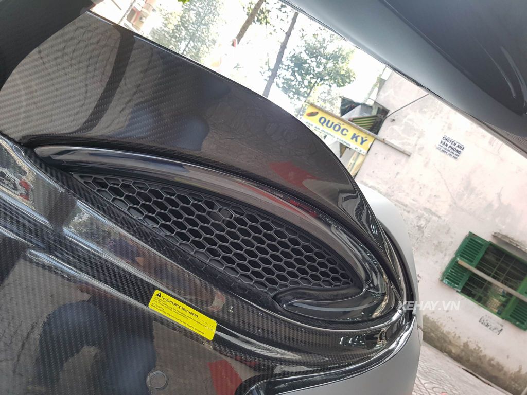 Gặp McLaren 570S độ Vorsteiner độc nhất Việt Nam nằm 