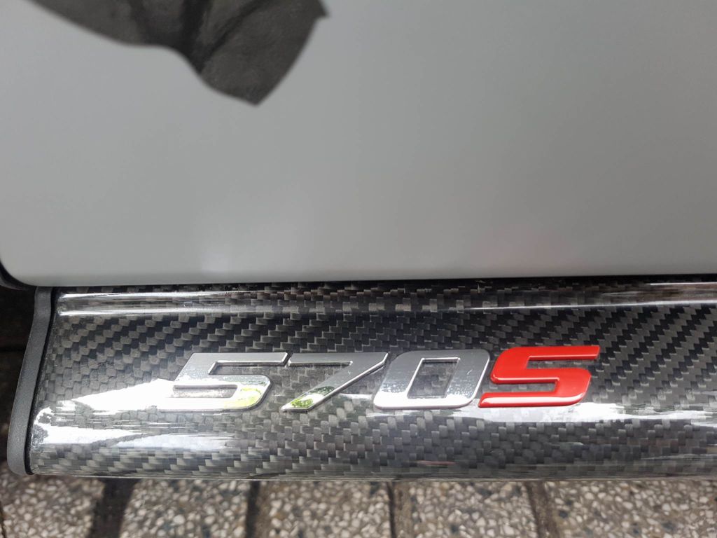 Gặp McLaren 570S độ Vorsteiner độc nhất Việt Nam nằm 