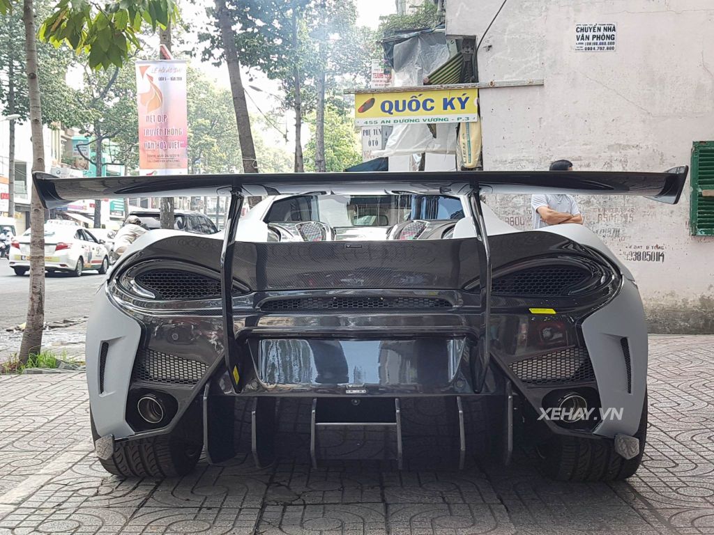 Gặp McLaren 570S độ Vorsteiner độc nhất Việt Nam nằm 