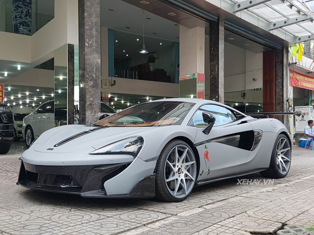 Gặp McLaren 570S độ Vorsteiner độc nhất Việt Nam nằm 