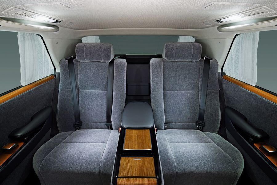 Toyota Century 2018 - biểu tượng xe sang hàng đầu tại Nhật Bản