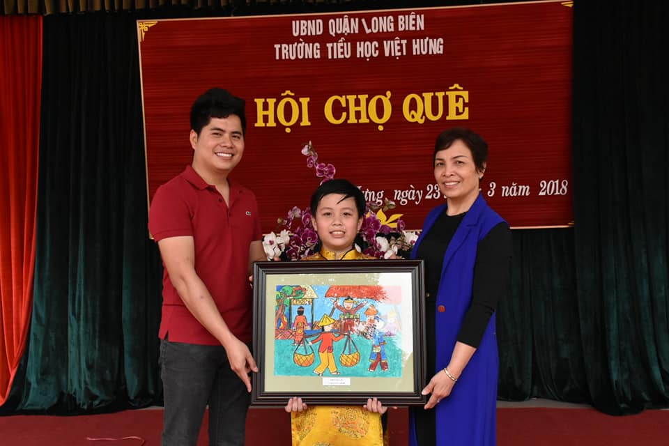 Học sinh hào hứng với Hội chợ truyền thống