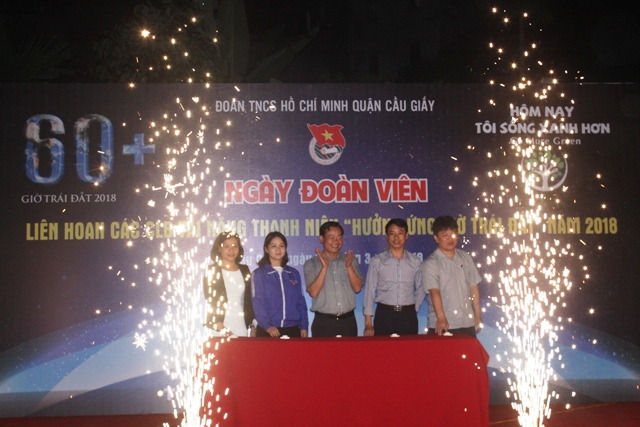 Thanh niên quận Cầu Giấy hưởng ứng Giờ trái đất 2018