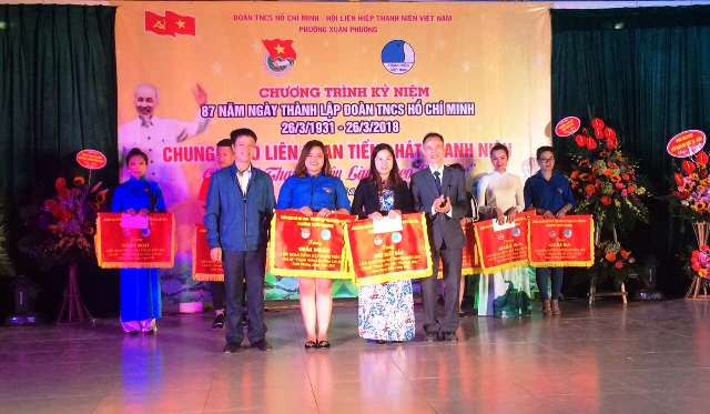 Tuổi trẻ phường Xuân Phương hát mừng sinh nhật Đoàn