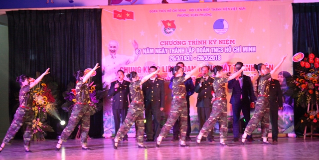 Tuổi trẻ phường Xuân Phương hát mừng sinh nhật Đoàn