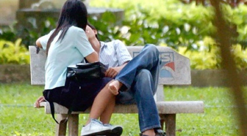 Độ tuổi quan hệ tình dục ngày càng trẻ hóa: Tác hại khôn lường