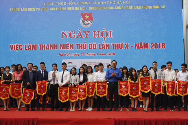 Gần 20.000 lượt người đến với ngày hội việc làm thanh niên Thủ đô lần thứ X