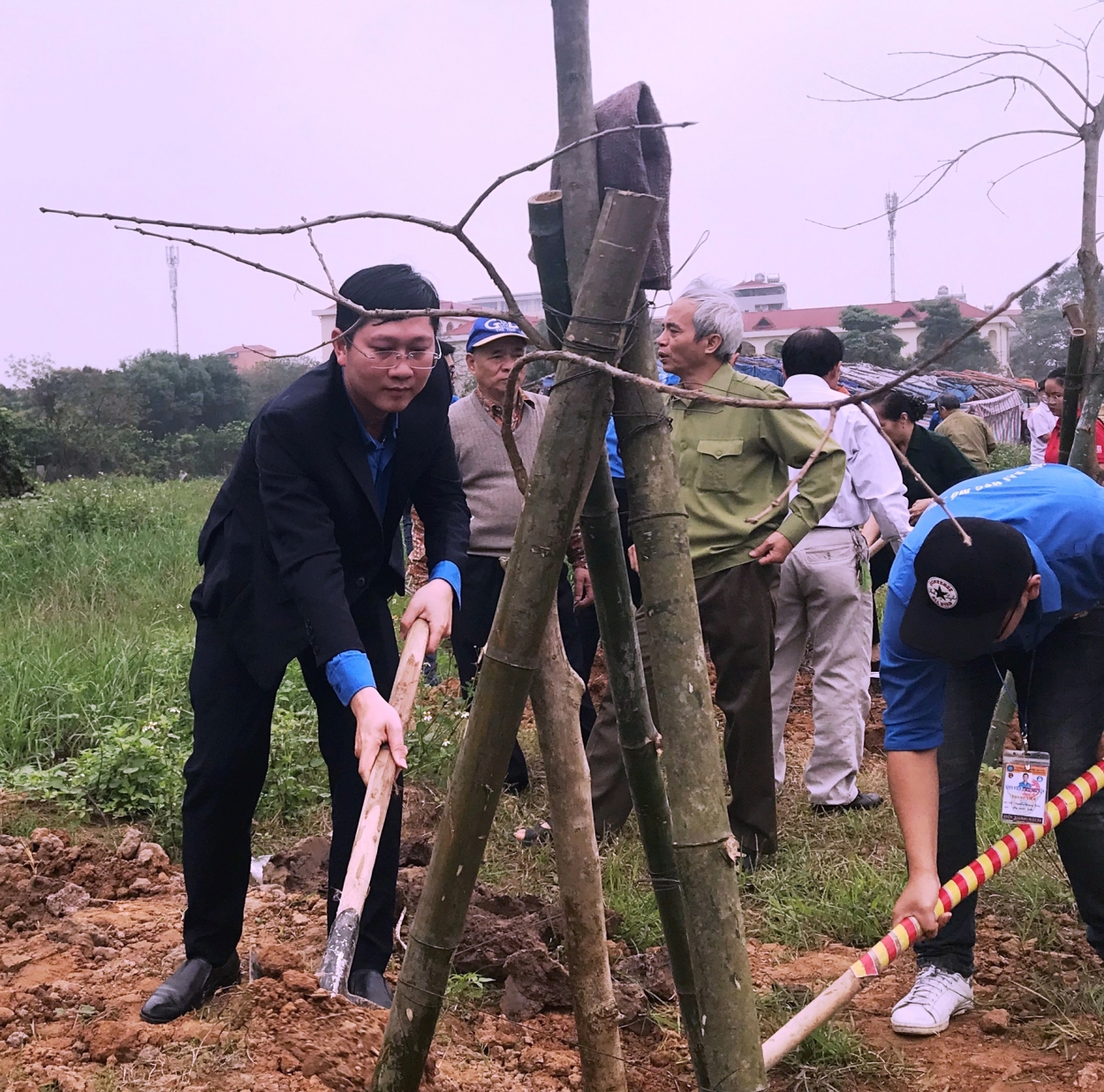 Đoàn viên, thanh niên hưởng ứng Tết trồng cây Xuân Kỷ Hợi 2019