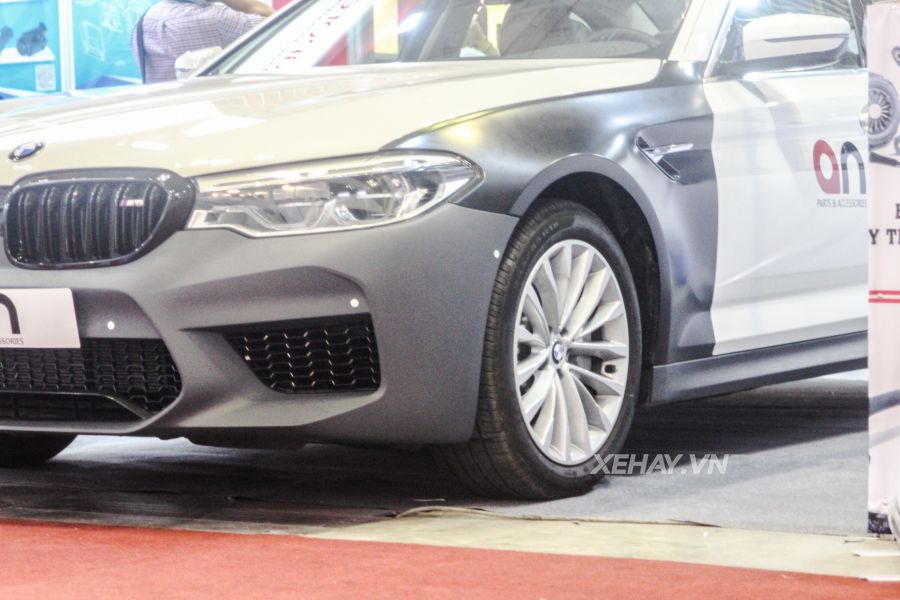 BMW 5-Series 2019 khoác bodykit của M5 ra mắt khách hàng Việt