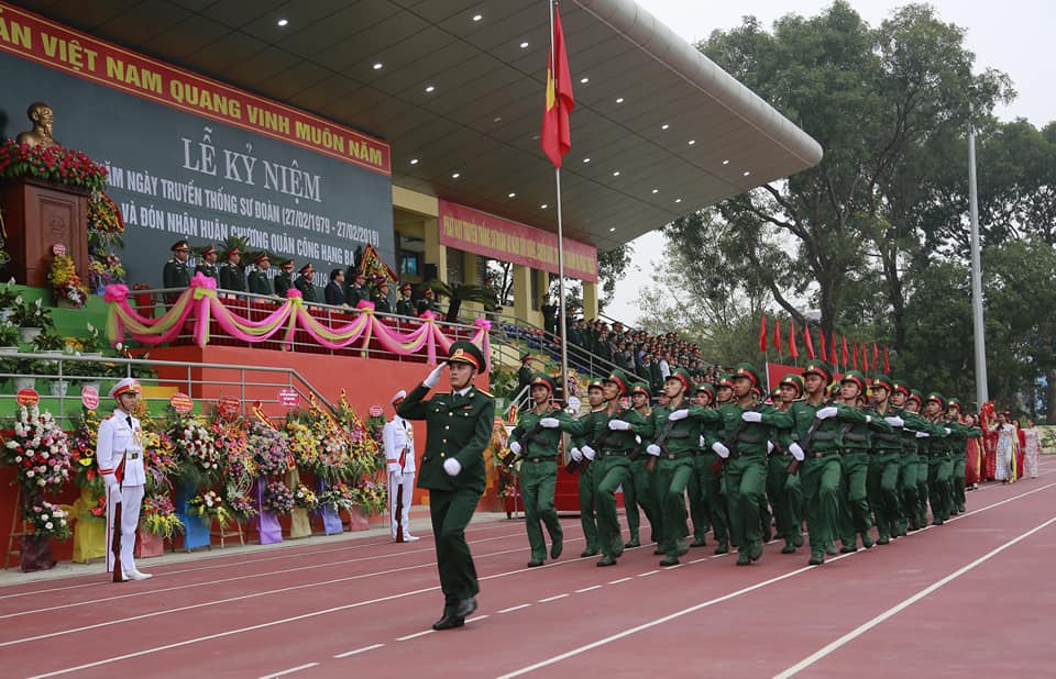 Sư đoàn Bộ binh 301 đón nhận Huân chương Quân công hạng Ba