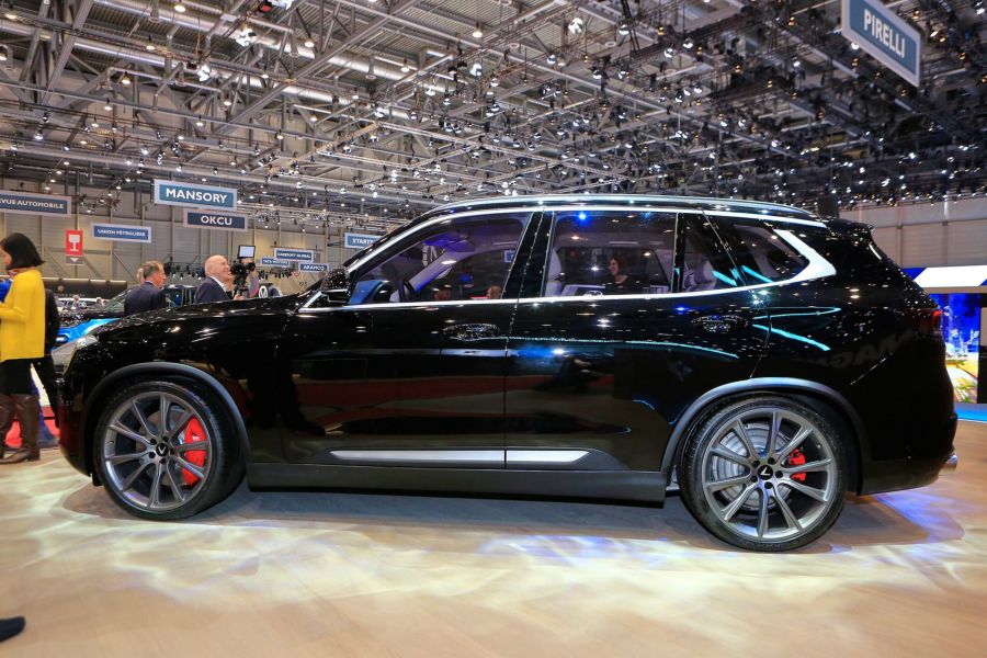 Phiên bản giới hạn VinFast Lux V8 tại Geneva gây chú ý với truyền thông quốc tế