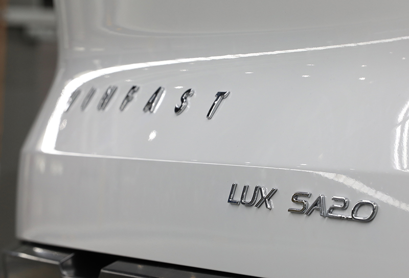 VinFast hoàn thành sản xuất thử nghiệm chiếc Lux SUV đầu tiên