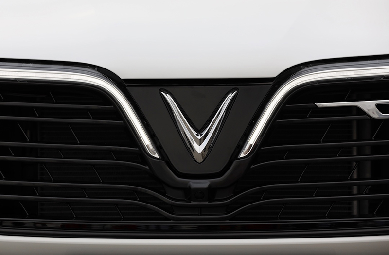 Các chi tiết cận cảnh mẫu xe VinFast Lux SA2.0 đầu tiên được sản xuất hoàn thiện tại Việt Nam.
