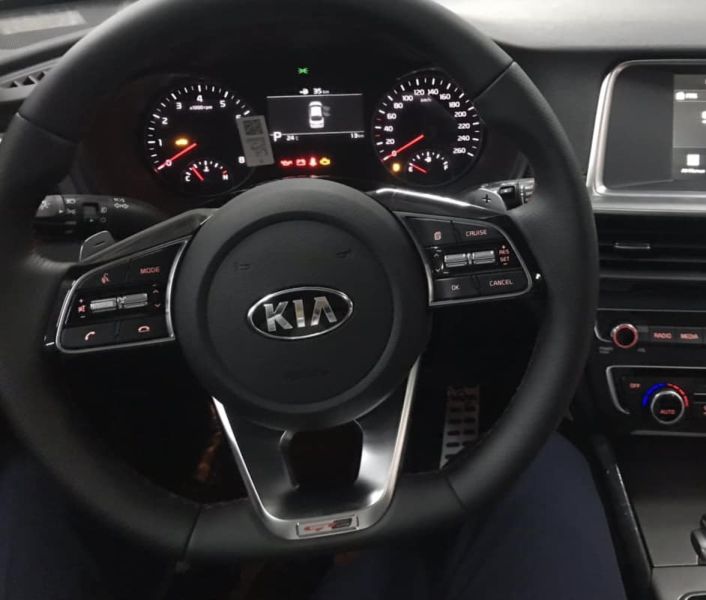 Kia Optima nâng cấp mới đã về tới đại lý, xe không có nhiều thay đổi