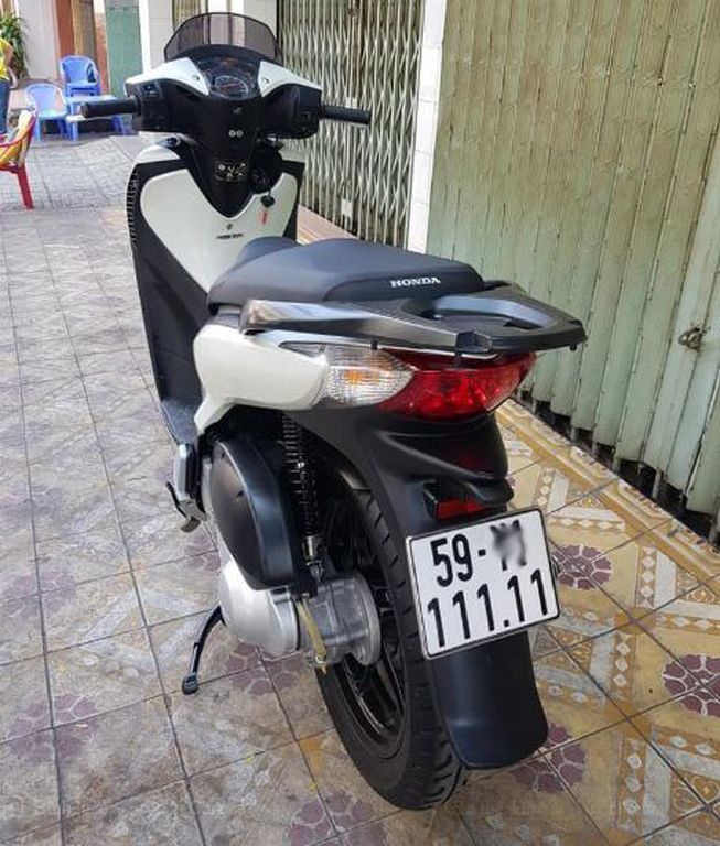 Honda SH đời 2011 mang cặp biển khủng ngũ quý 1