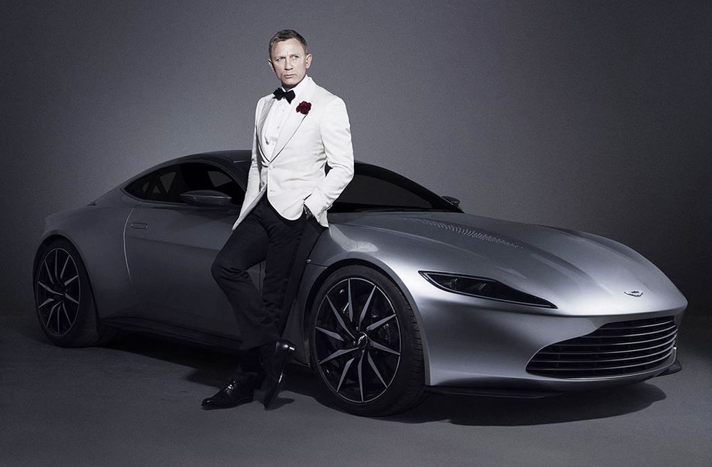 Hình ảnh chàng điệp viên hào hoa James Bond luôn gắn liền với các mẫu siêu xe Anh Quốc - Aston Martin