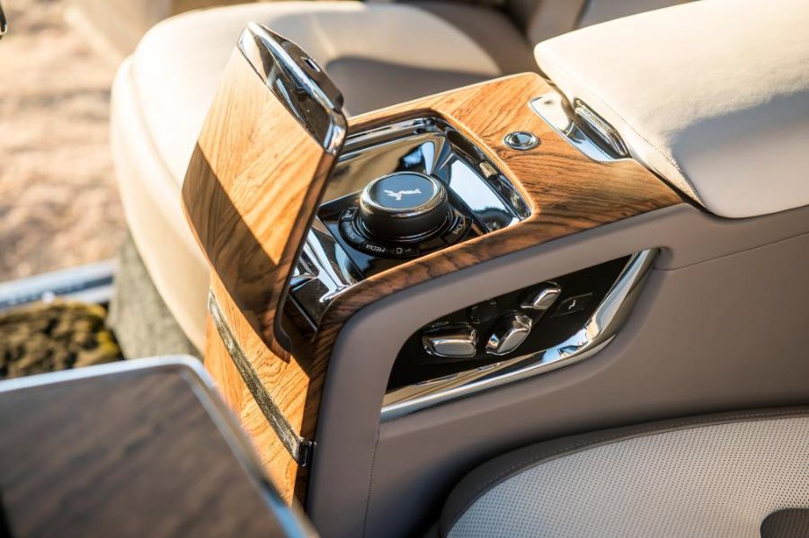 [ĐÁNH GIÁ XE] Rolls-Royce Cullinan - không chỉ sang mà còn off-road cực đỉnh