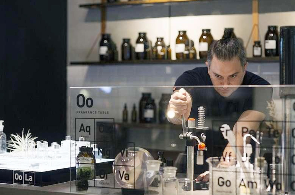 Tự thiết kế hương nước hoa cá nhân với Oo La Lab