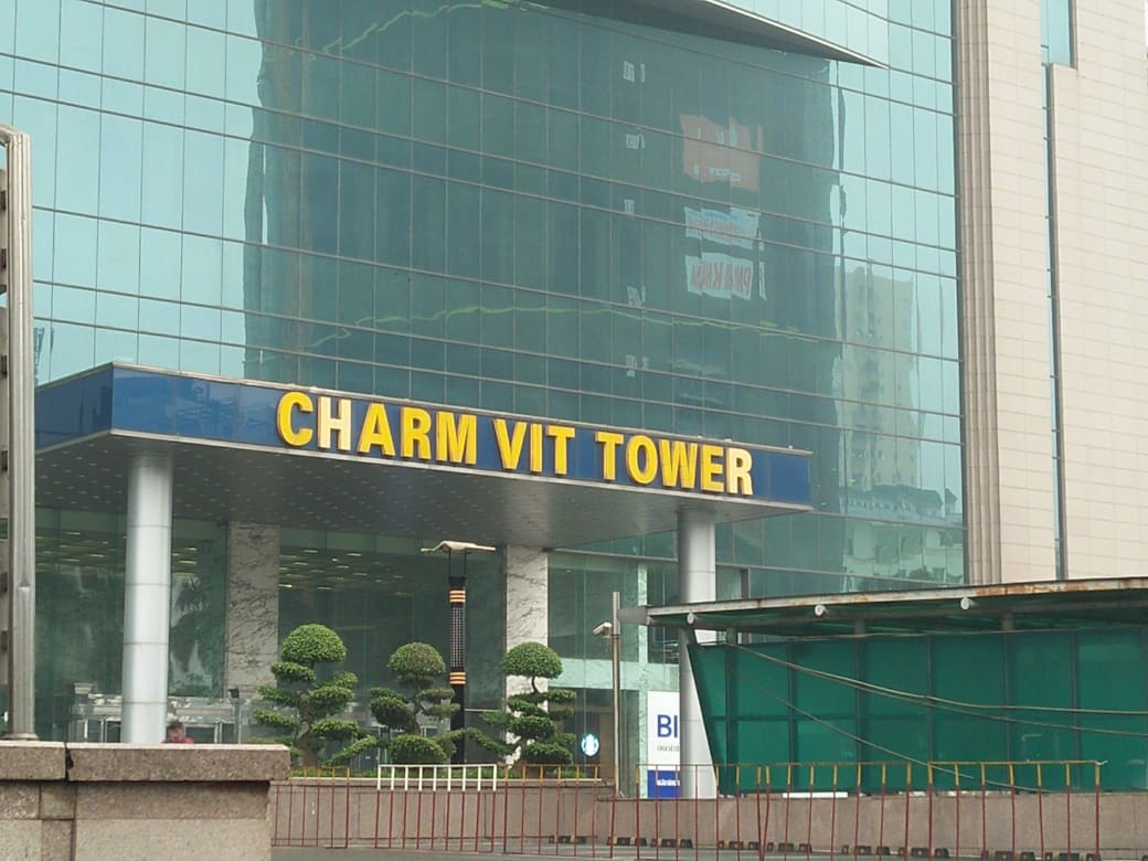 Tòa nhà Charmvit Tower 117 Trần Duy Hưng nơi xảy ra vụ việc