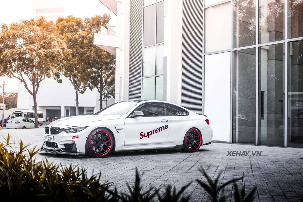 TP.HCM: Bắt gặp BMW 420i Coupe độ thành M4 