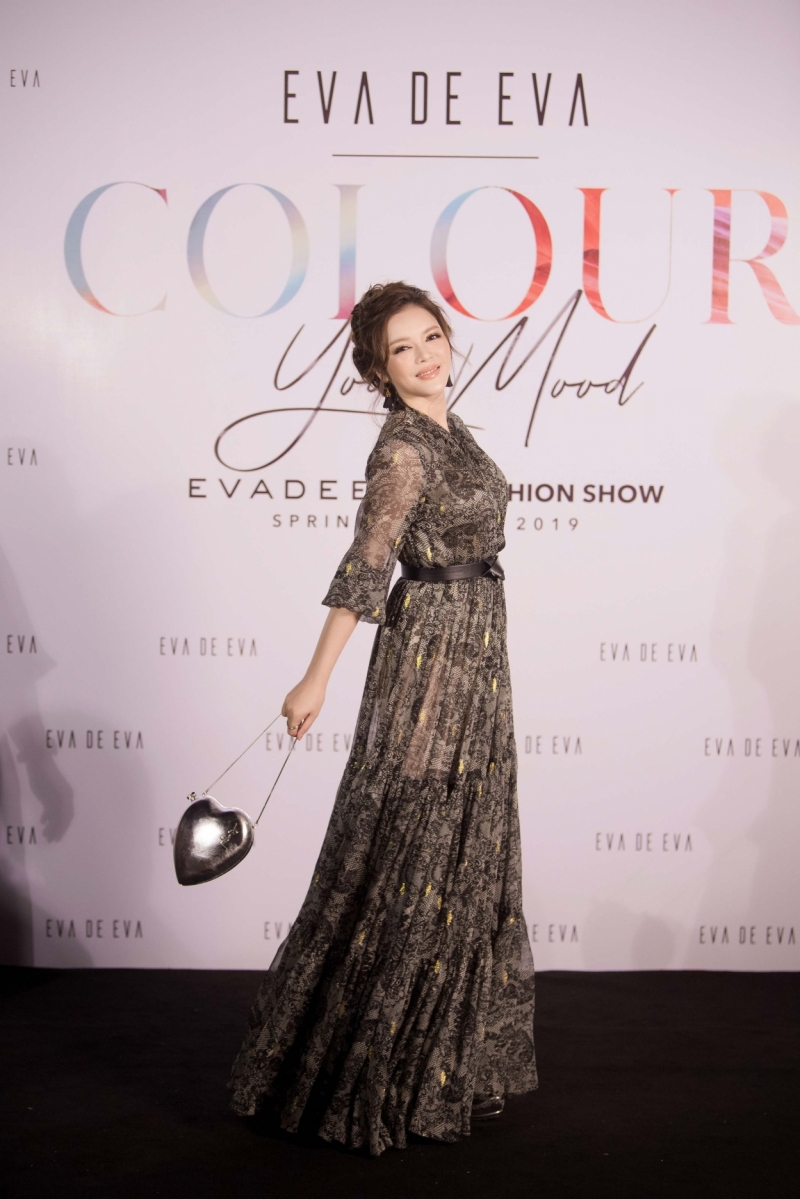 Hoa hậu Hương Giang làm vedette trong fashion show “Colour Your Mood”