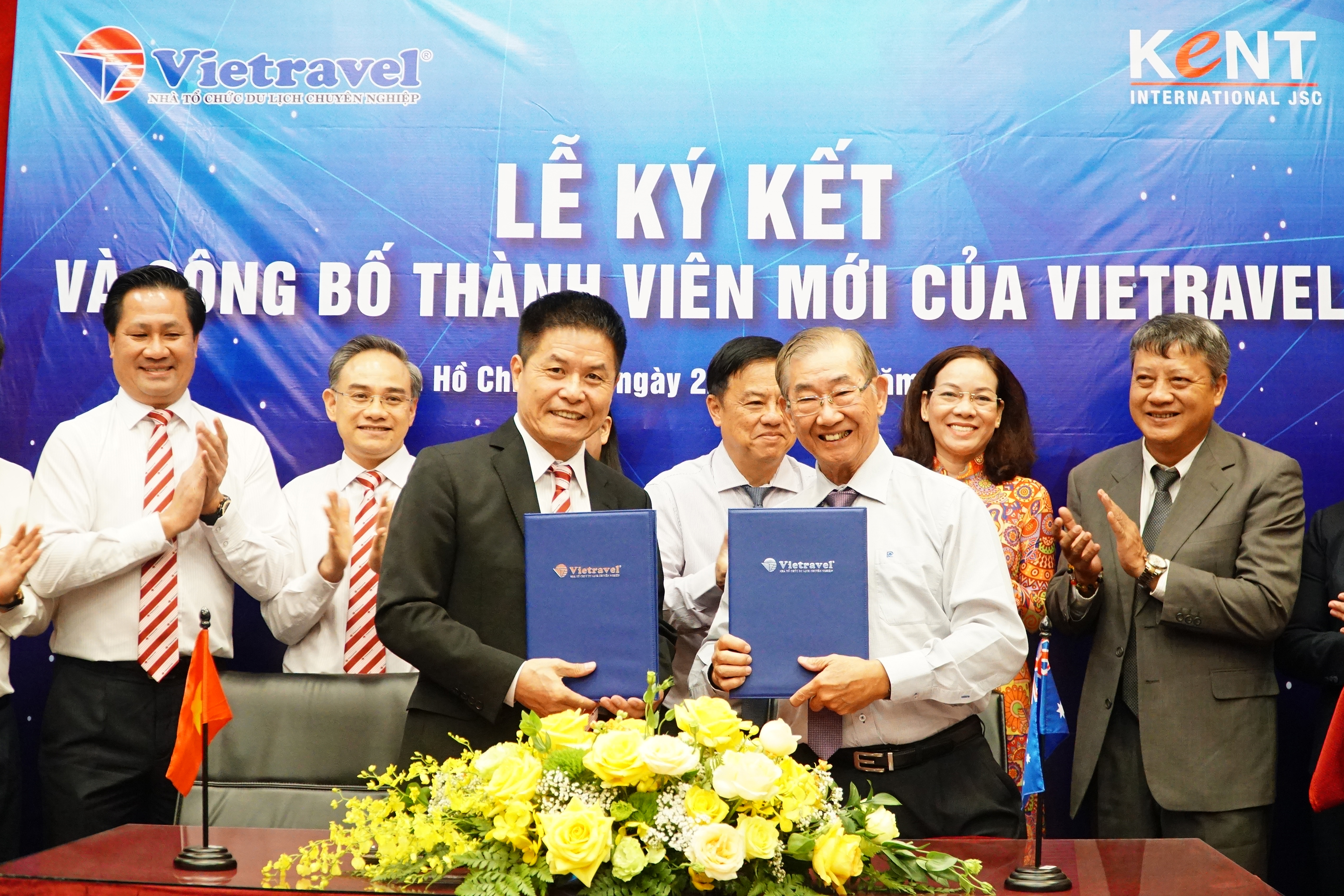 Lễ kí kết hợp đồng và công bố thành viên mới của  Vietravel