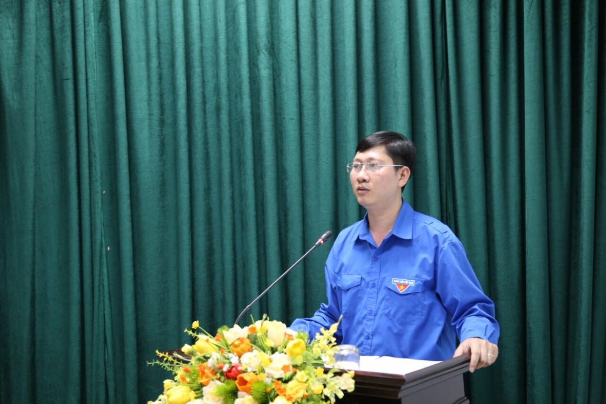 Đồng chí Đặng Văn Sơn, Bí thư Quận đoàn, Chủ tịch Hội đồng Đội quận Bắc Từ Liêm phát biểu tại chương trình