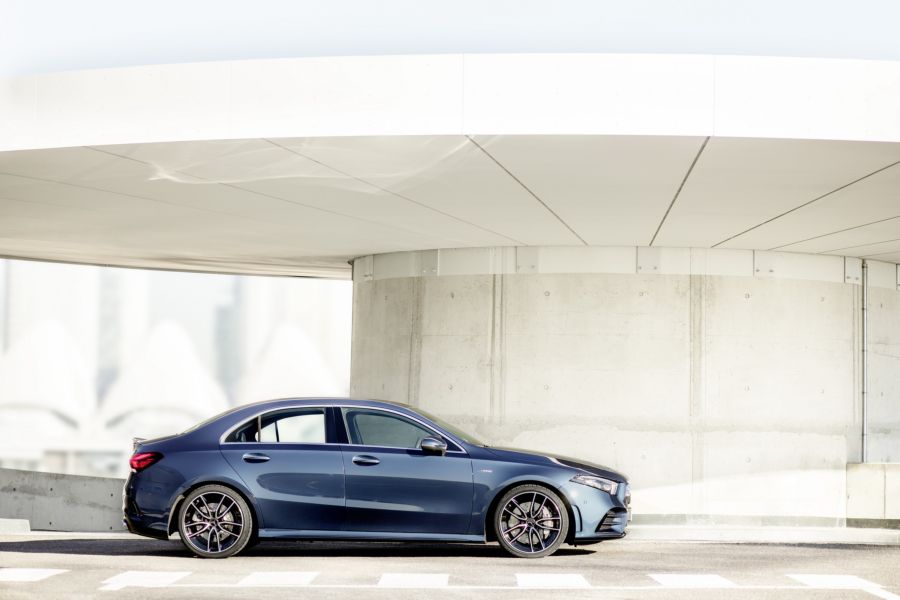 Mercedes-AMG A35 4Matic 2020 trình làng với thông số tương tự bản hatchback