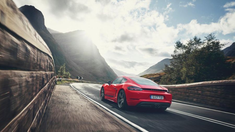 Phiên bản mới của các dòng xe Porsche danh tiếng khuấy động mùa xuân