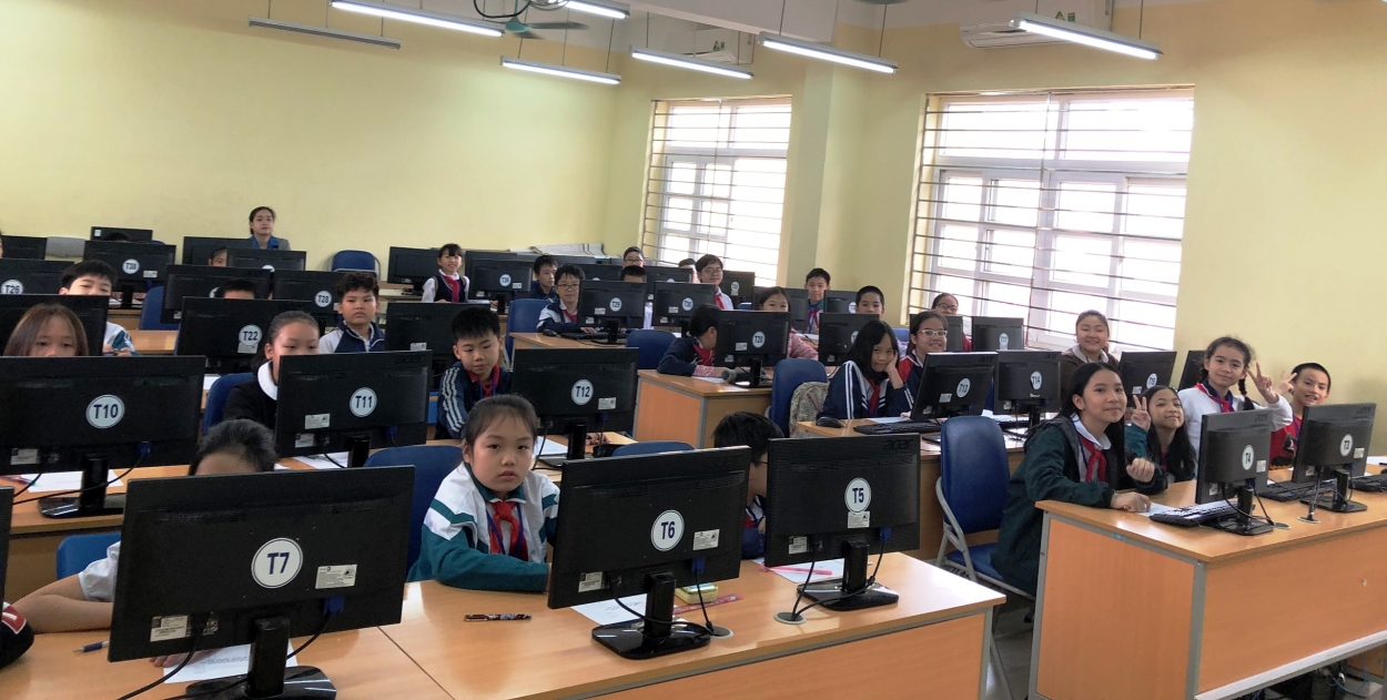 Các thí sinh tham gia Hội thi Tin học trẻ quận Ba Đình năm 2019