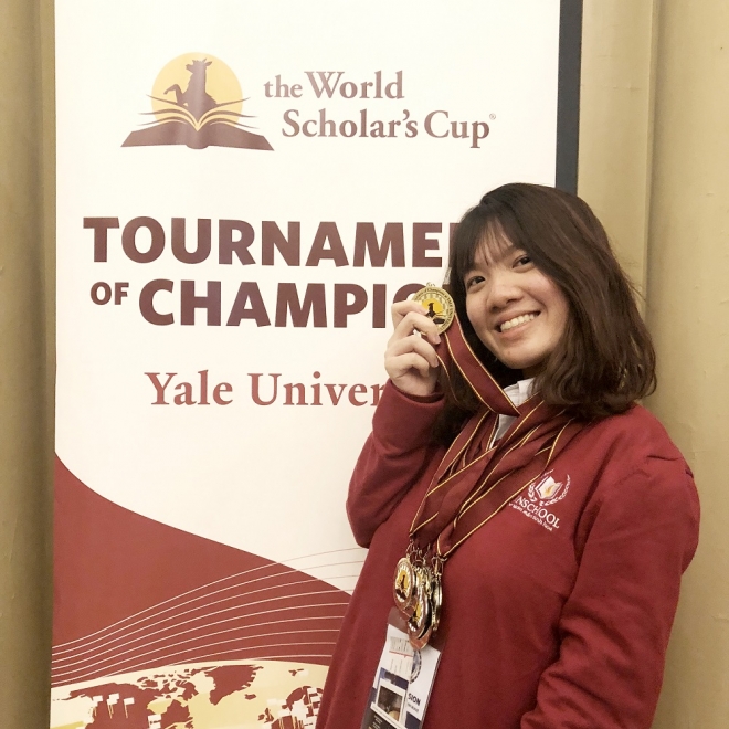 Lần đầu tiên tham dự và xuất sắc lọt vào Vòng Chung kết cuộc thi The World Scholar’s Cup được tổ chức tại Đại học Yale Hoa Kỳ, Phạm Thị Linh Chi đã giành được 3 Huy chương Vàng cùng nhiều Huy chương Bạc và Huy chương đồng đội