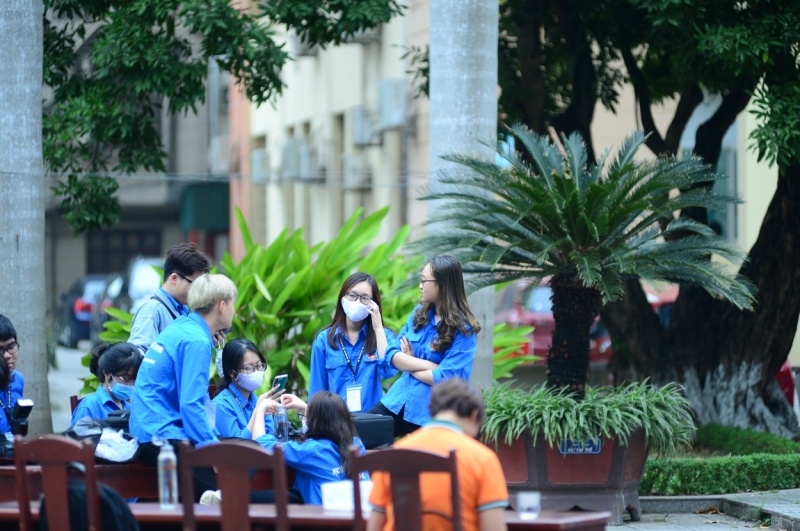 Sinh viên Thủ đô hào hứng quay lại trường sau kỳ nghỉ dài tránh dịch