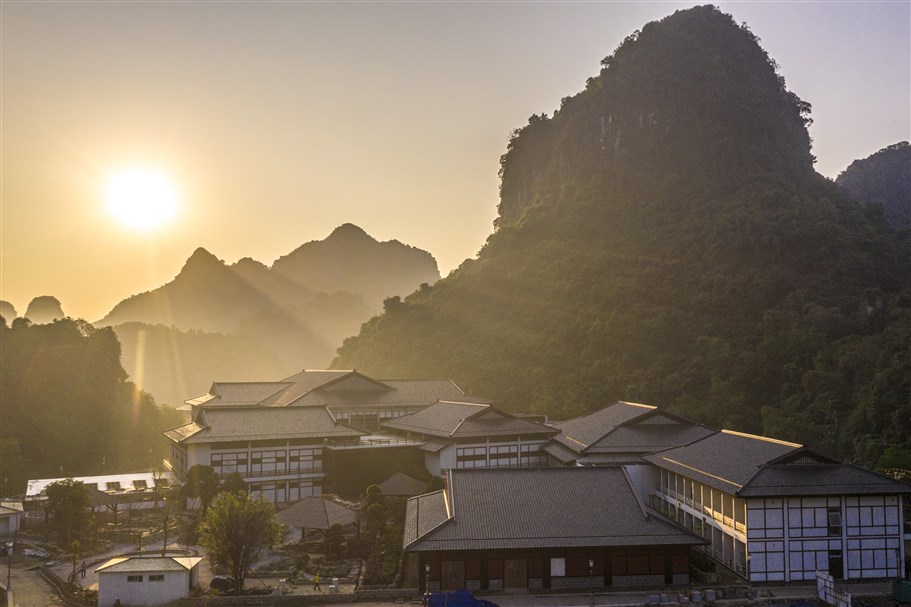 Khu nghỉ dưỡng suối khoáng nóng cao cấp Yoko Onsen tại Quang Hanh