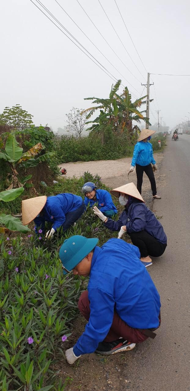 Tuổi trẻ Quốc Oai đồng loạt ra quân vệ sinh môi trường phòng chống dịch bệnh Covid-19